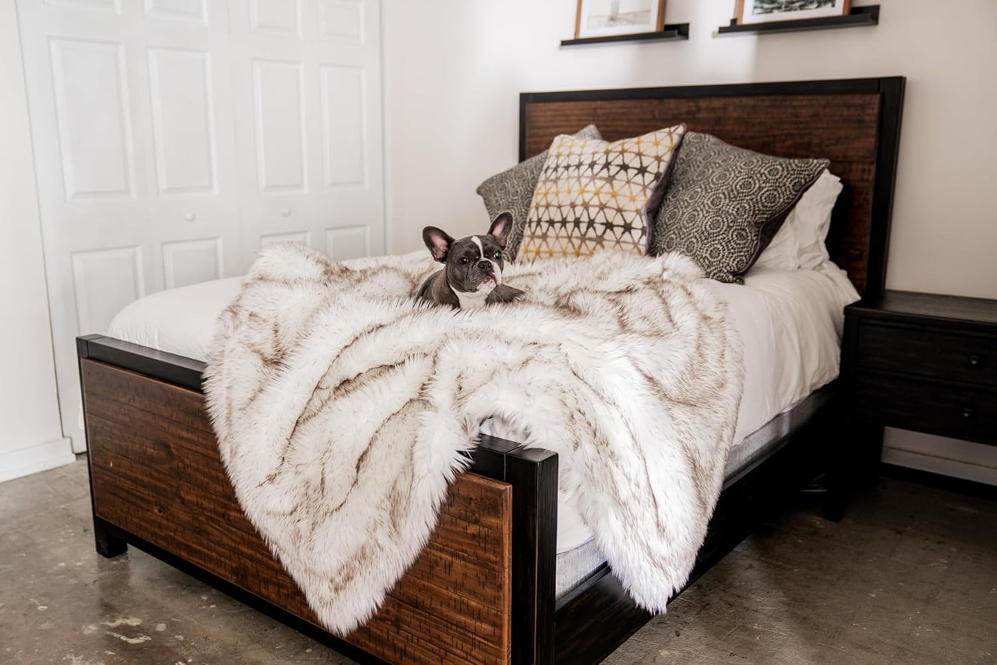 PupProtector Waterproof Throw Blanket for Dogs and Cats, Pet Blanket Cover for Couches, Sofas, Beds, Car Seats, Furniture, Calming Soft Faux Fur, White with Brown Accents, Original (60" L x 50" W)